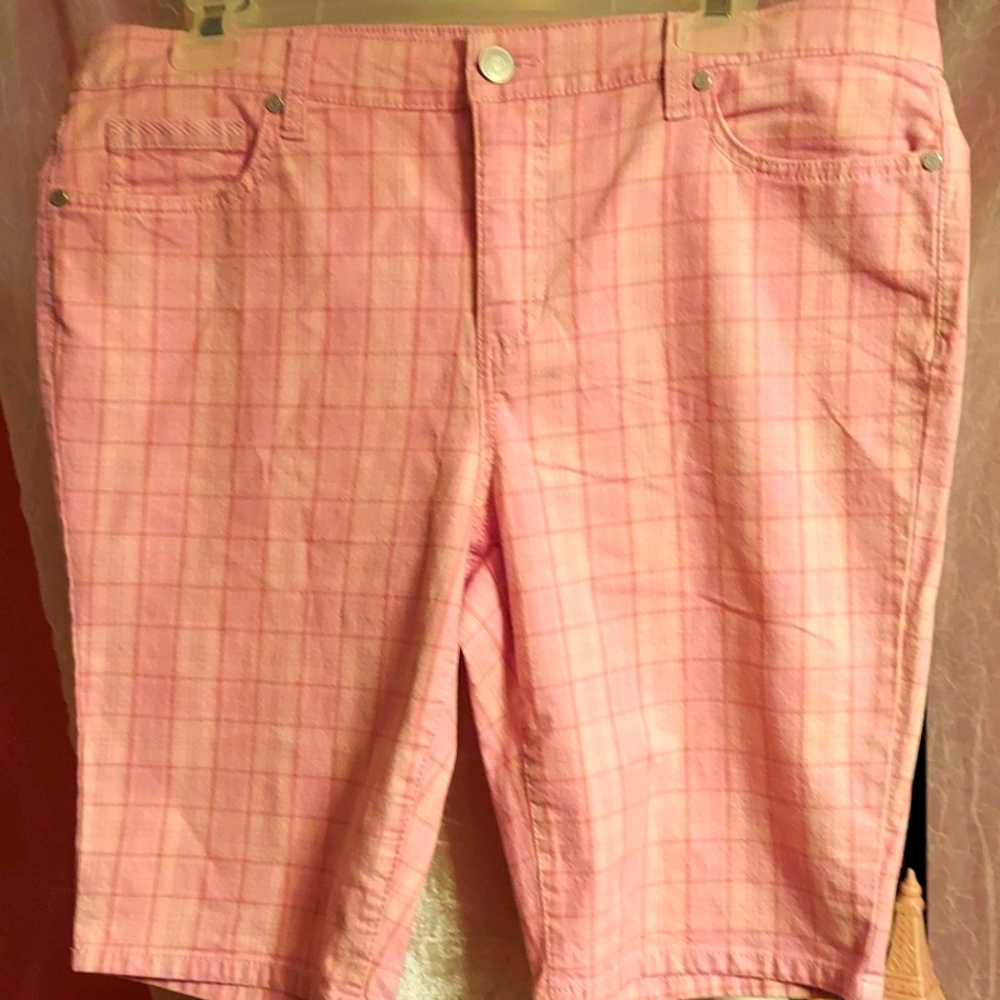 Womans Pink Plaid Bermuda Shorts size 10